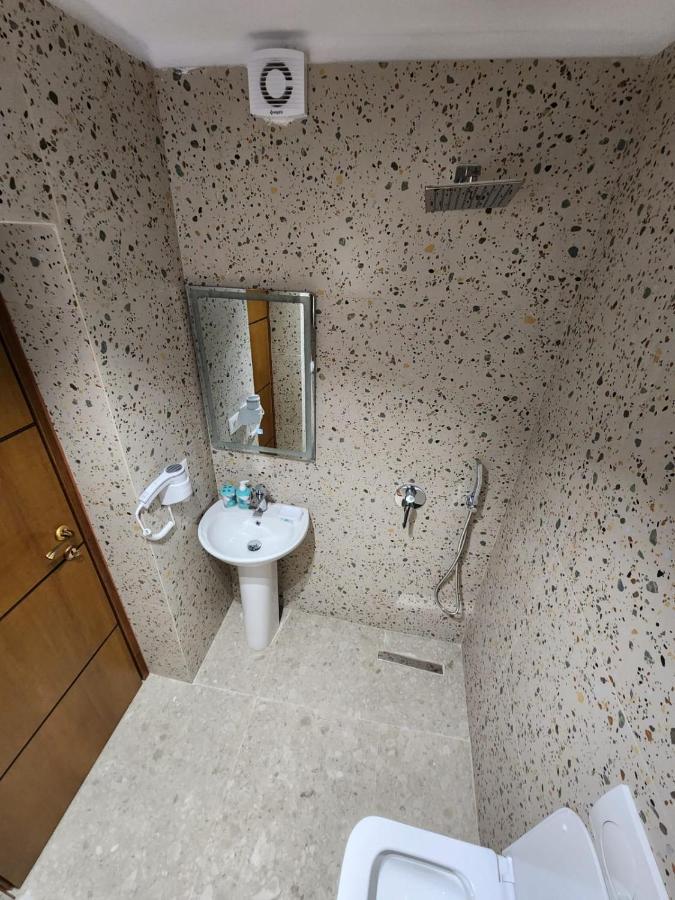 Pietro Guesthouse 2 Tiranë Ngoại thất bức ảnh